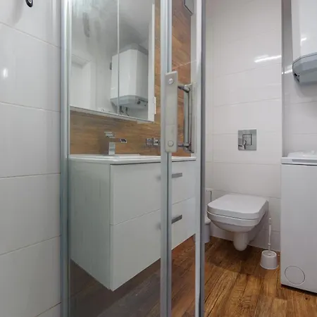 Daire Marynarska, Sun & Snow *