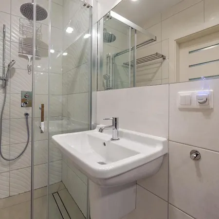 Marynarska, Sun & Snow Daire *